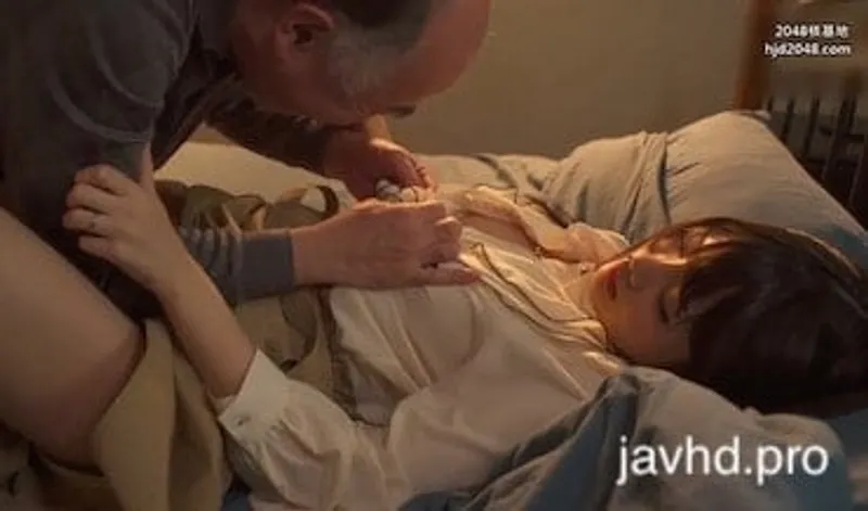 ông chồng đi vắng bà xã bị lão già cạnh bên nhà hiếp suzu harumiya